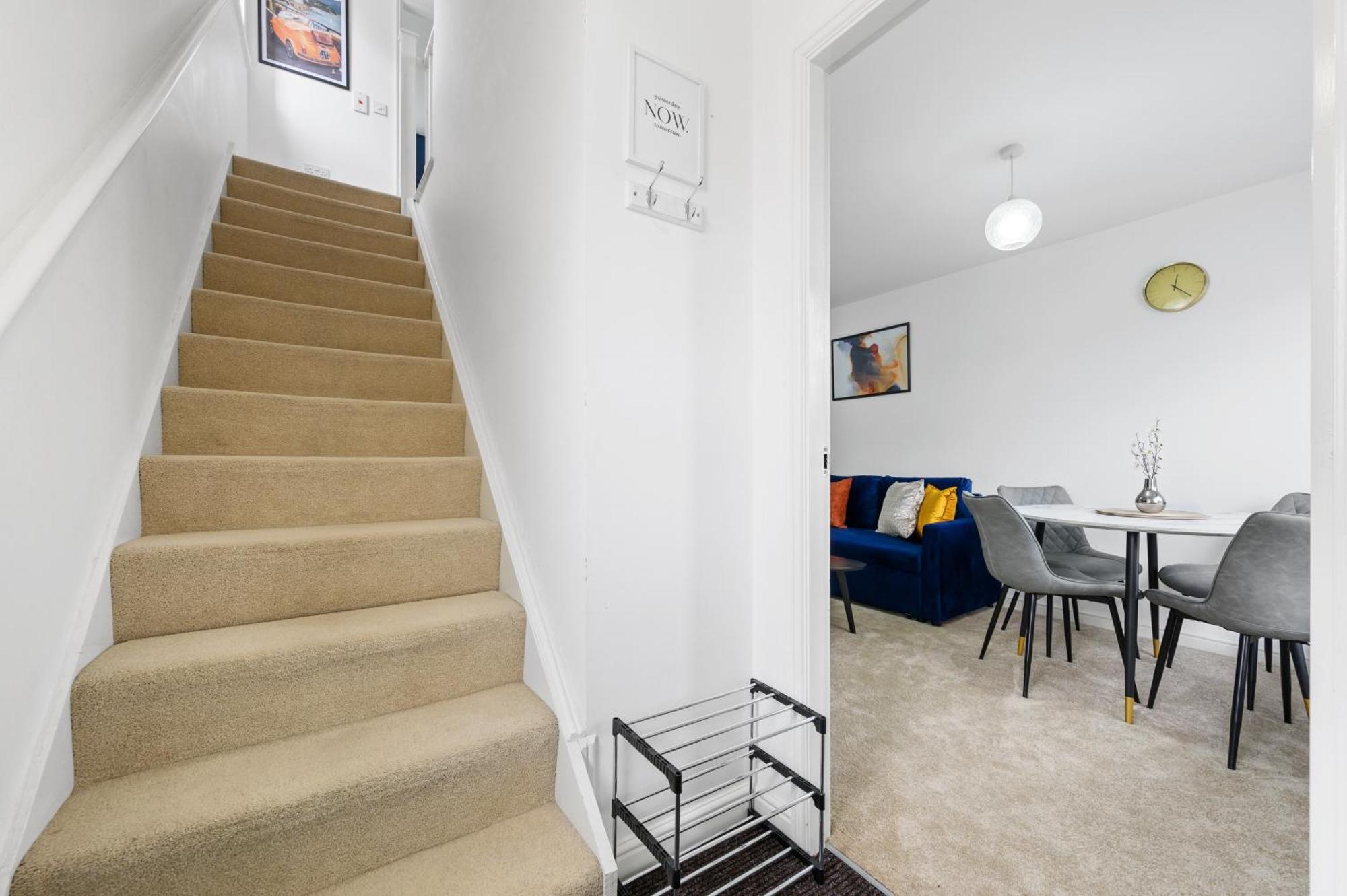 Coop Live Arena & Etihad Stadium Comfy Getaway House , 6mins To Center With Wifi & Free Private Parking Holiday home